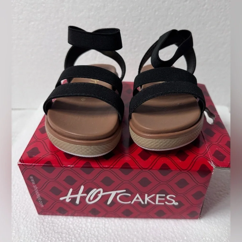 Hot Cakes Black Strappy Elastic Sandals with Brown Footbed Size 4 Toddler Girls